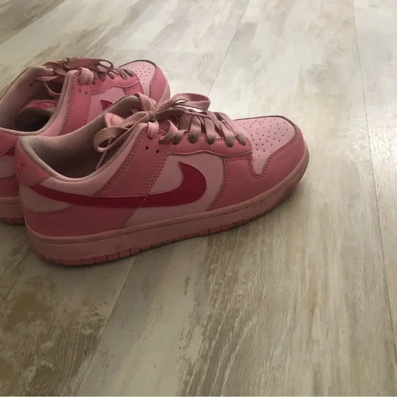 Pink dunks - Picture 3 of 3